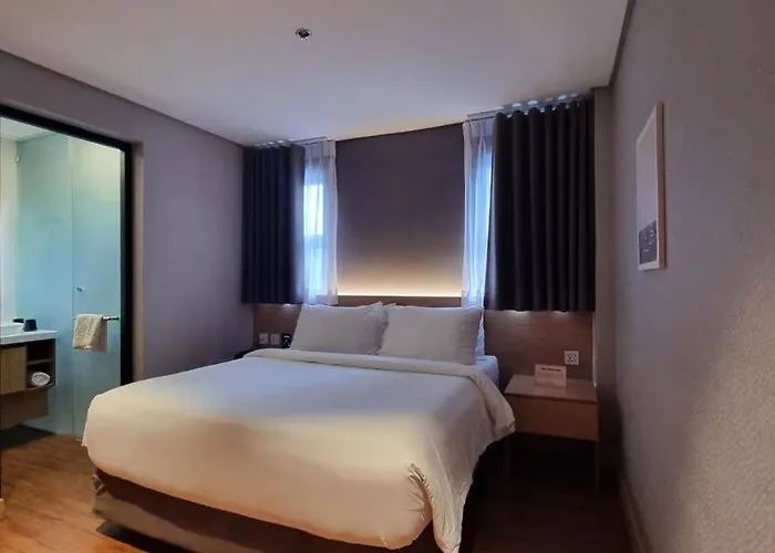Moonstar Capsule Hostel