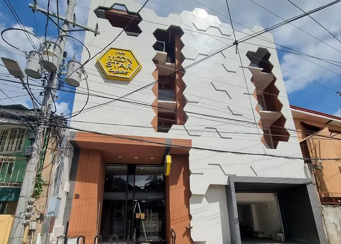 Moonstar Capsule Hostel *