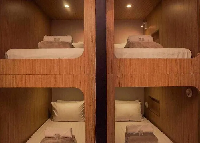 Moonstar Capsule Hostel Cebu Stadt