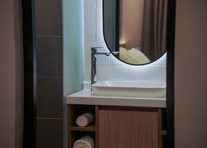 Moonstar Capsule Cebu Stadt
